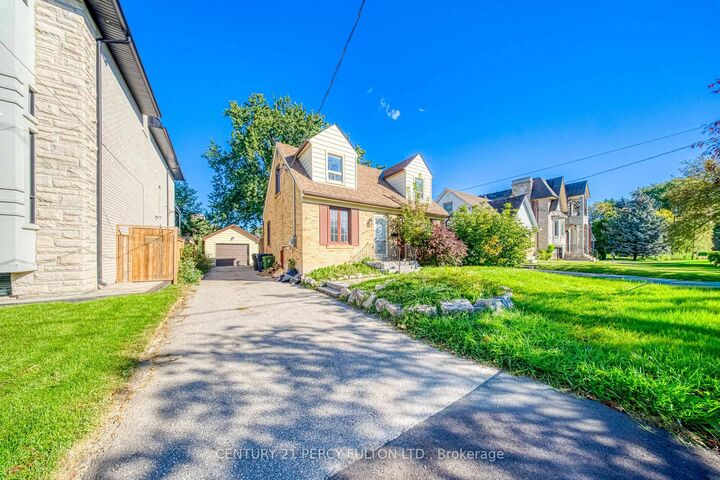 Property Photo:  124 Homewood Avenue  ON M2M 1K3 