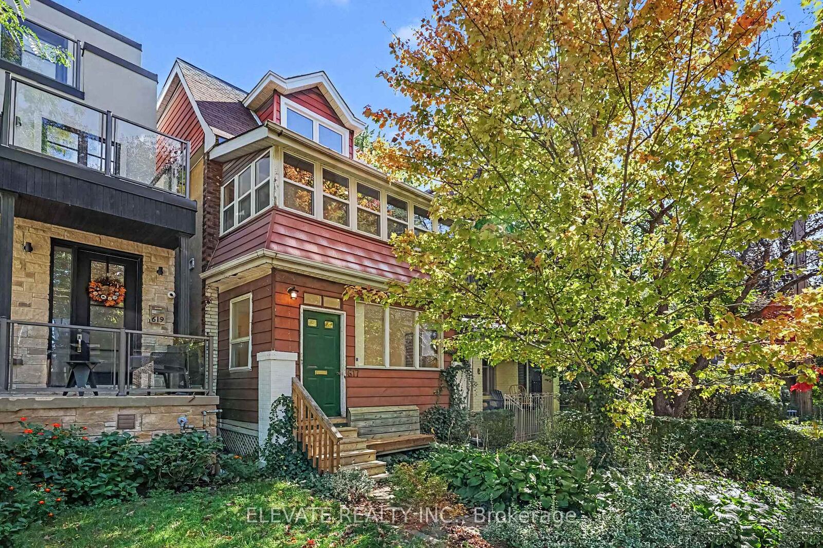 Property Photo:  617 Clinton Street Upper  ON M6G 2Z8 