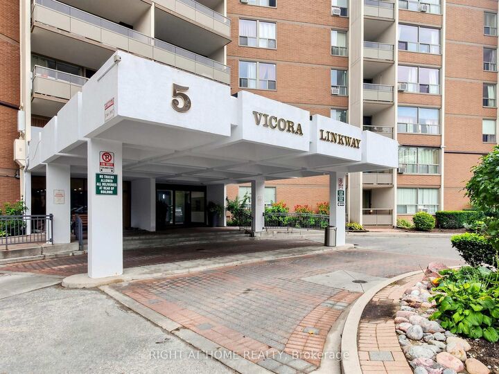 Property Photo:  5 Vicora Linkway Way 915  ON M3C 1A5 