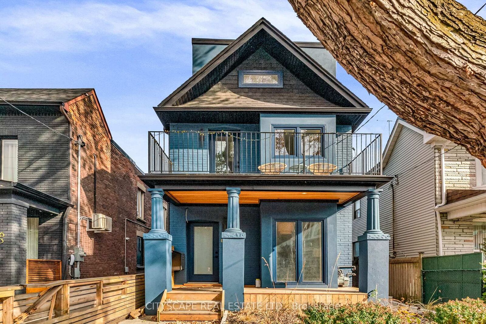 Property Photo:  61 Edwin Avenue Upper  ON M6P 3Z5 