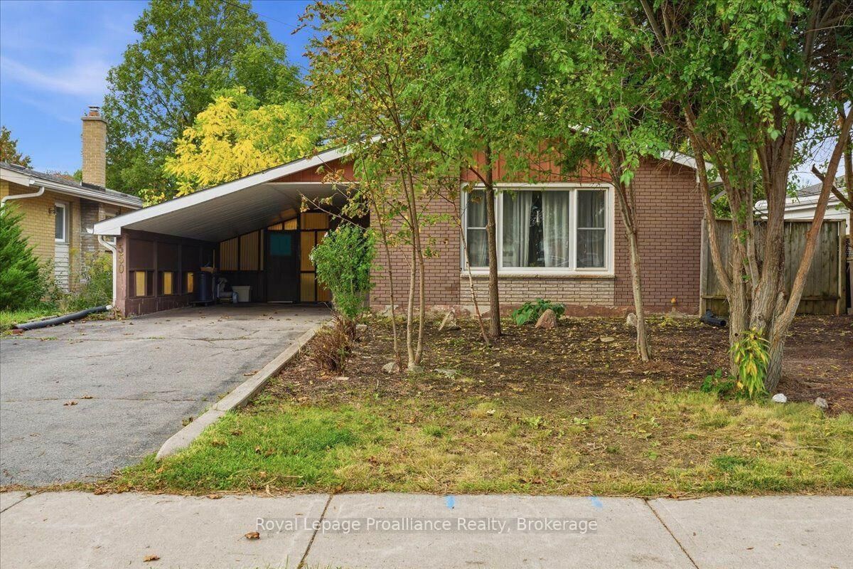 Property Photo:  550 Victoria Avenue  ON K8N 2G7 
