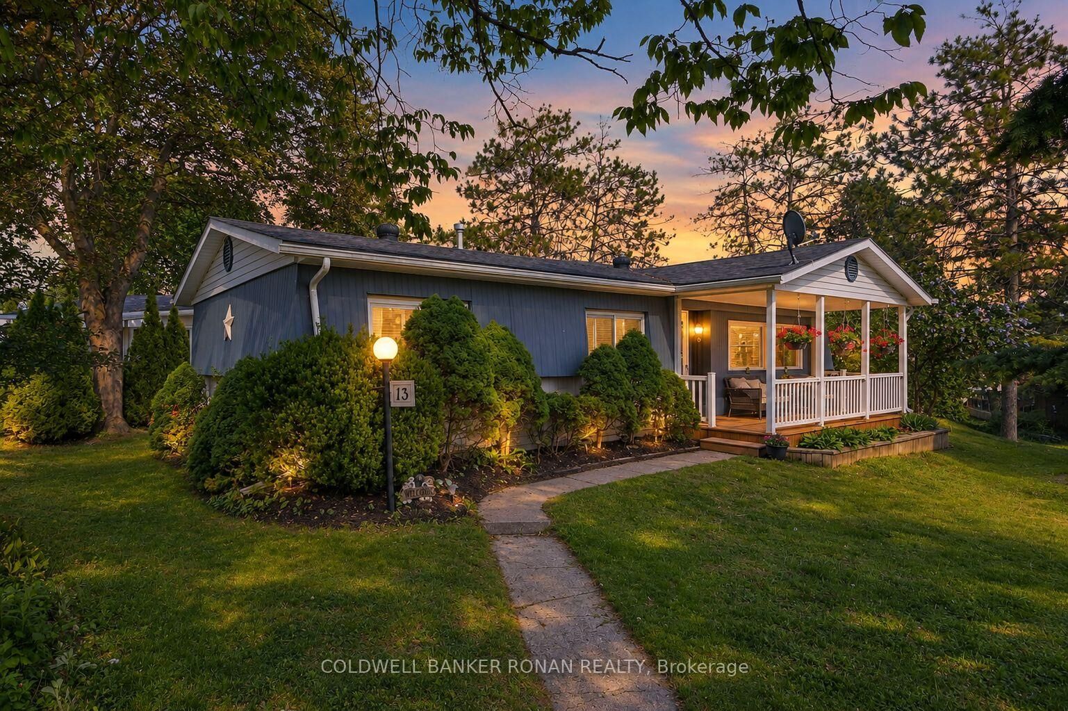 Property Photo:  13 Hawthorne Drive  ON L9S 1P7 
