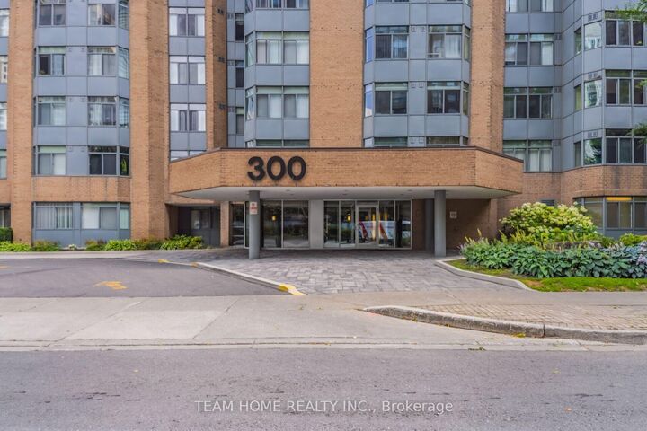 Property Photo:  300 Webb Drive 604  ON L5B 3W3 