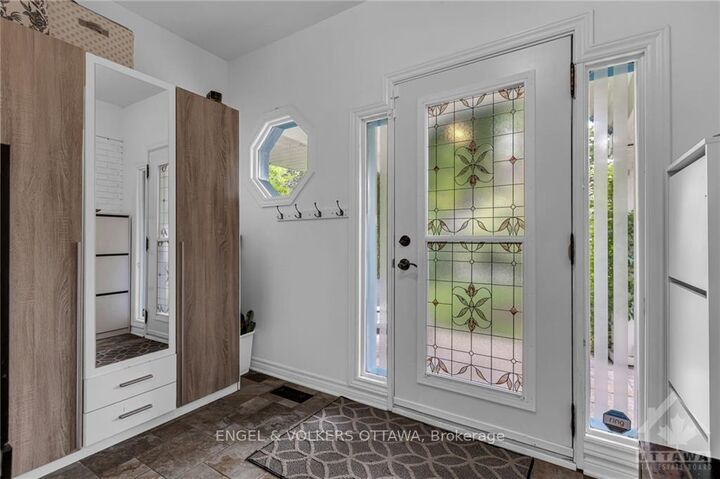 Property Photo:  525 Braydon Avenue  ON K1G 0W7 