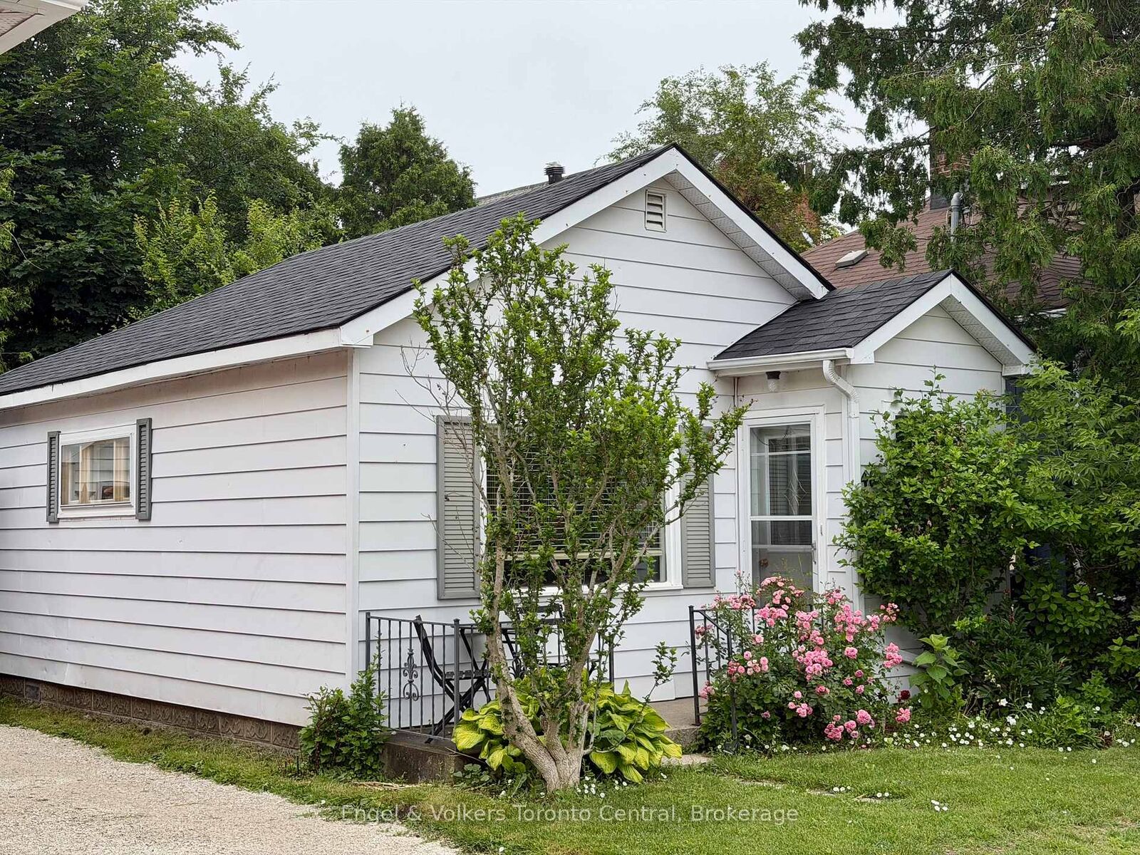 Property Photo: 48 Berry Street ON N4L 1G2