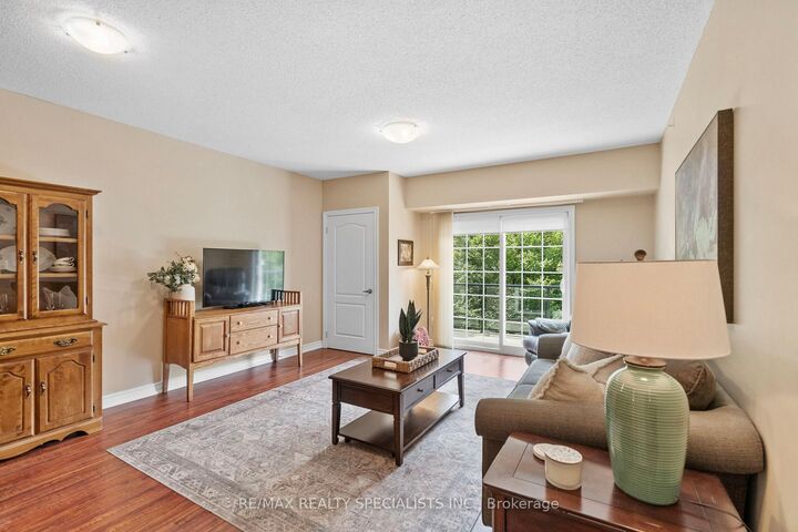 Property Photo:  41 Ferndale Drive S 408  ON L4N 5T6 
