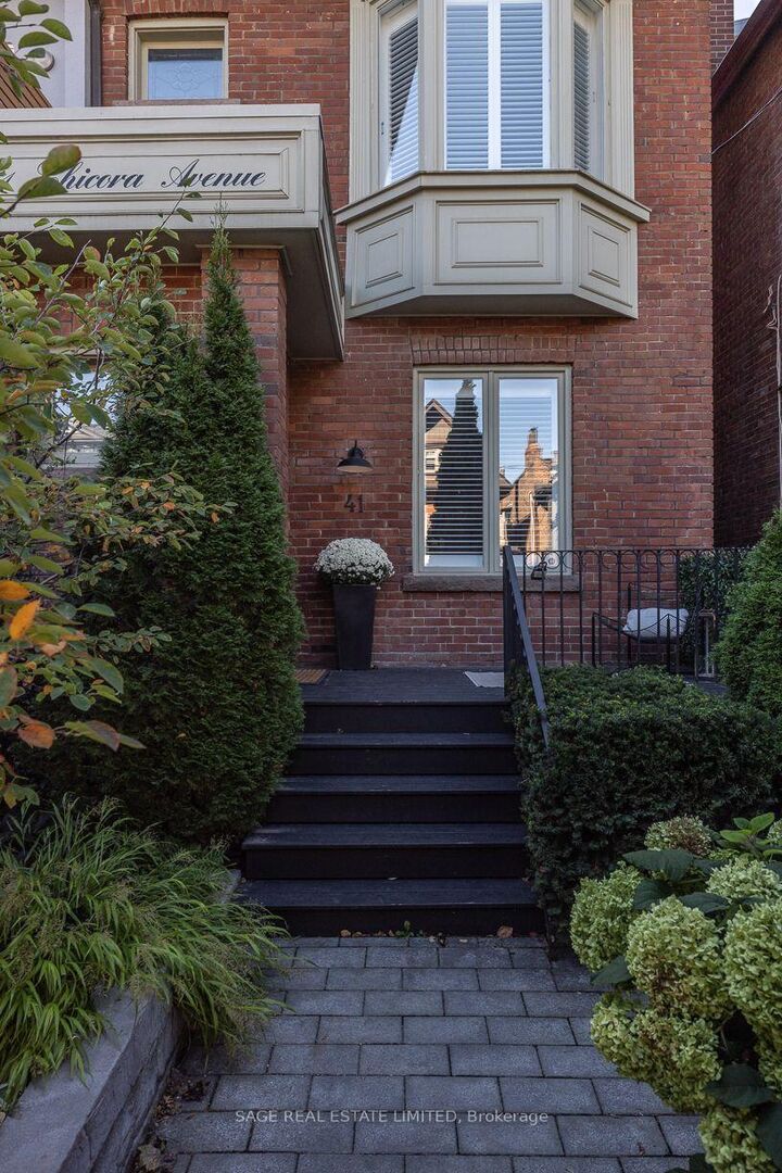 Property Photo:  41 Chicora Avenue  ON M5R 1T7 