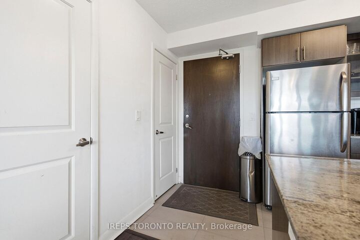 Property Photo:  75 Norman Bethune Avenue 209  ON L4B 0B6 