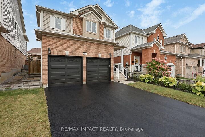 Property Photo:  17 Holman Court  ON L1P 1W9 