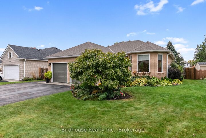 Property Photo:  25 Kirkconnell Road  ON K9V 6E7 