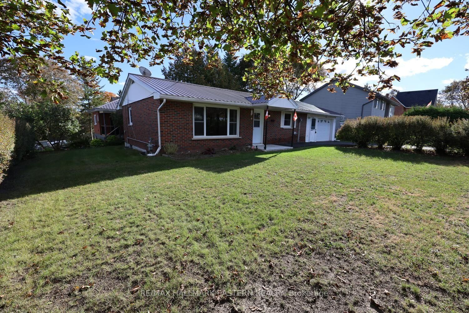 Property Photo:  161 River Street E  ON K0L 1L0 