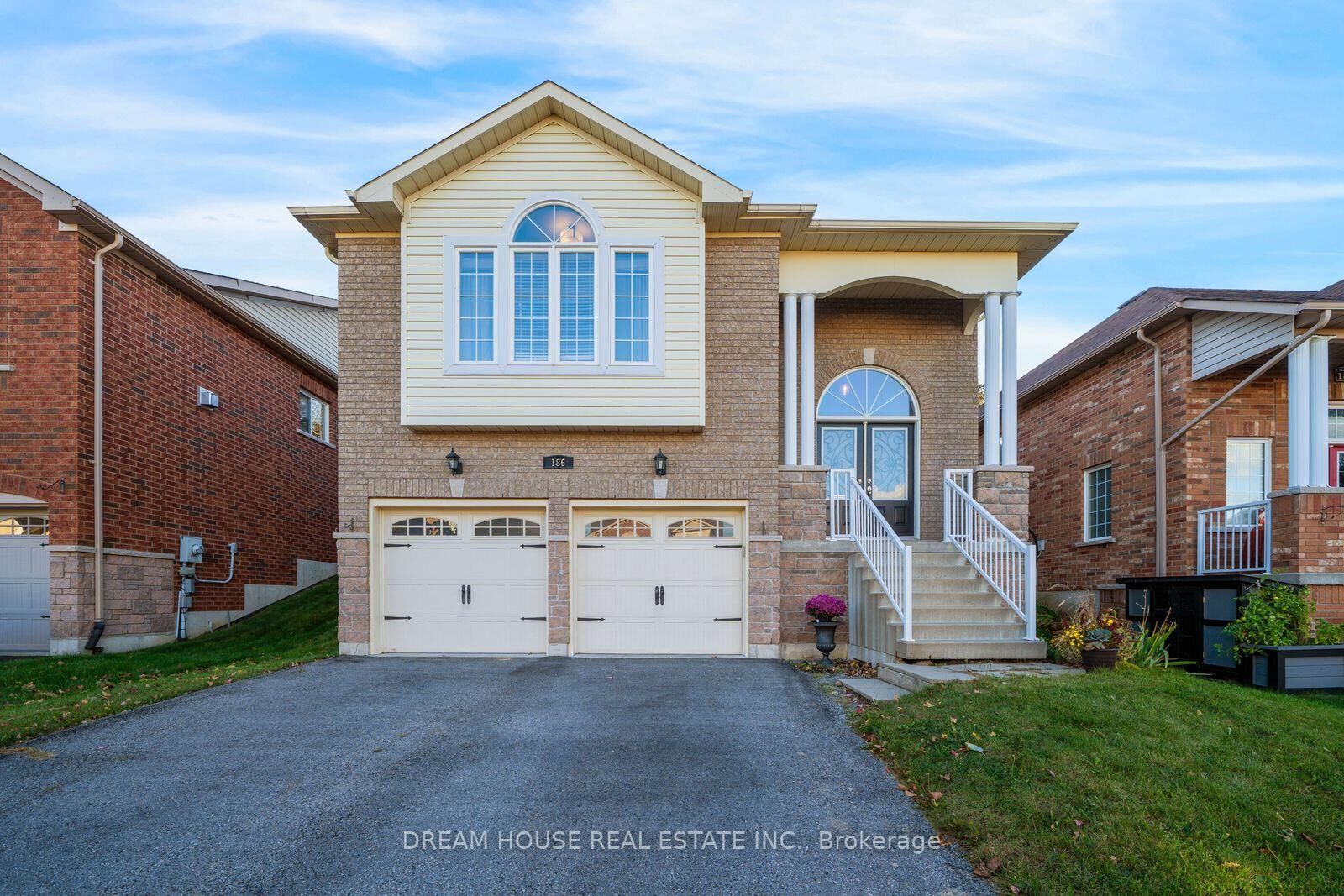 Property Photo: 186 Fenning Drive ON L1E 3K2