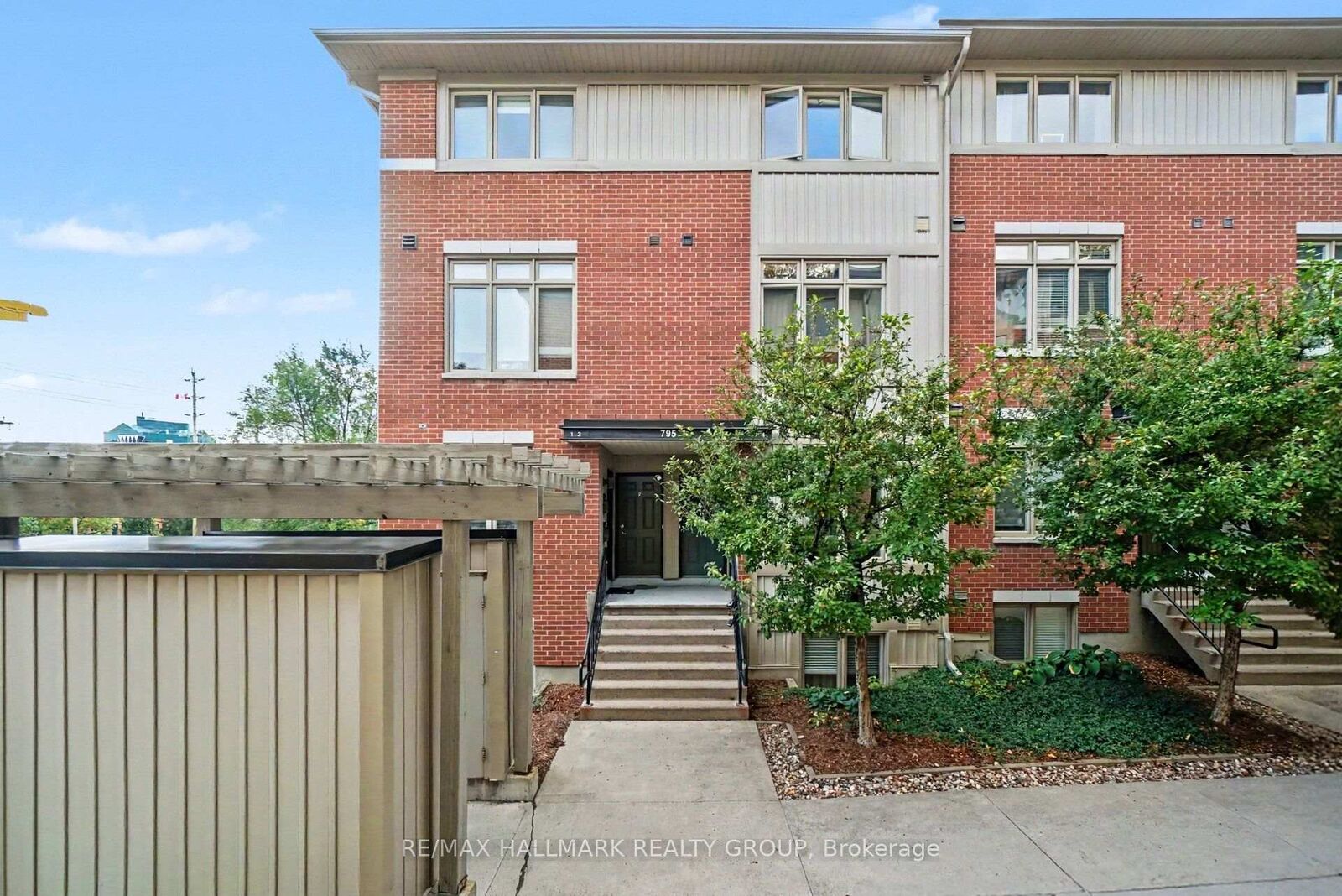 Property Photo:  795 Montreal Road 4  ON K1K 0S9 