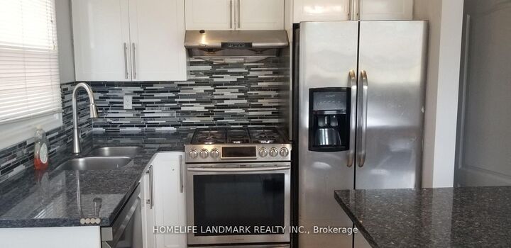 Property Photo:  128 Lord Roberts Drive  ON M1K 3W8 