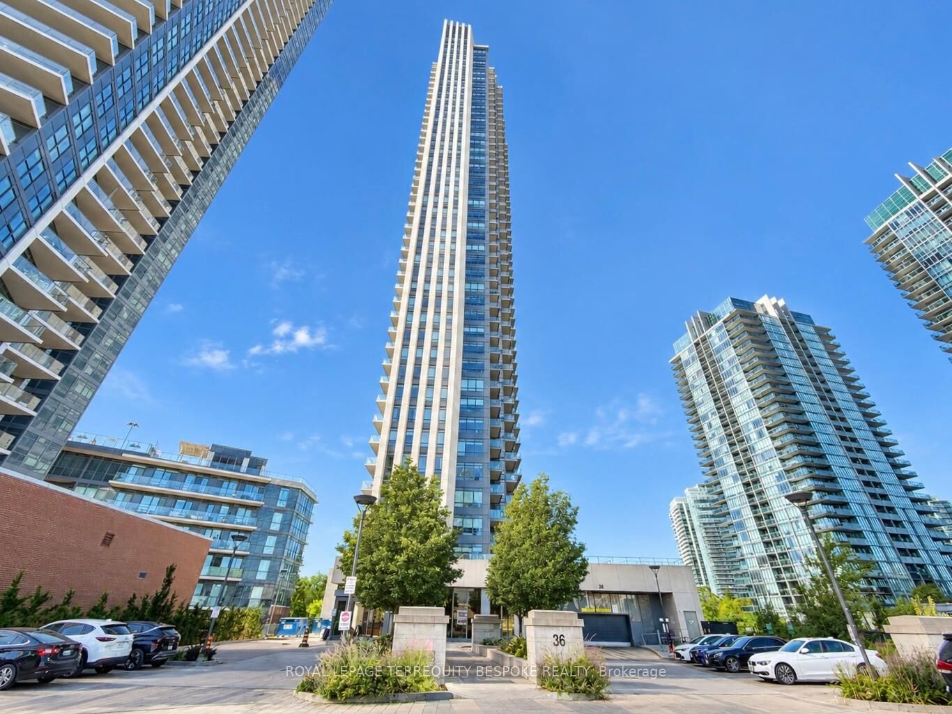 Property Photo:  36 Park Lawn Road 3108  ON M8V 0E5 