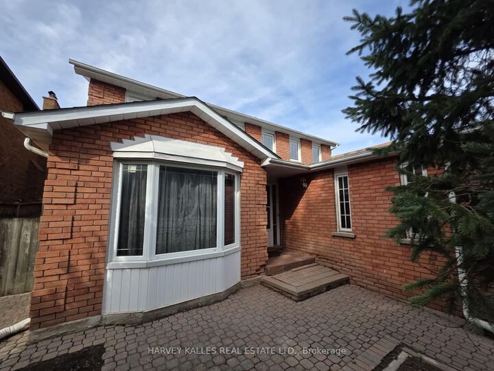 Property Photo:  1627 Rayleen Crescent  ON L1X 1X4 
