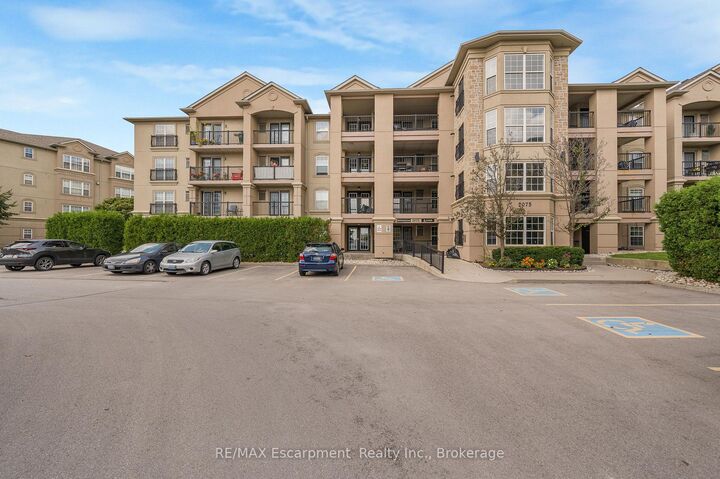 Property Photo:  2075 Appleby Line 102  ON L7L 7H3 
