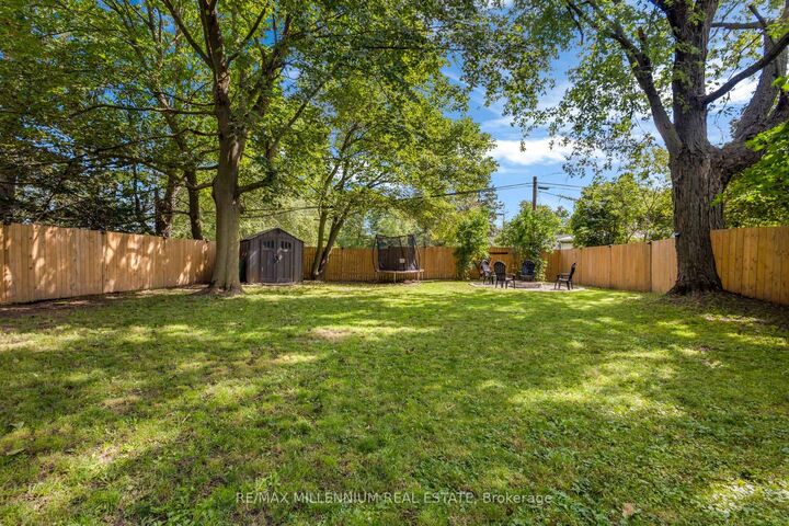 Property Photo:  1537 Queen Street E  ON L7K 0C2 
