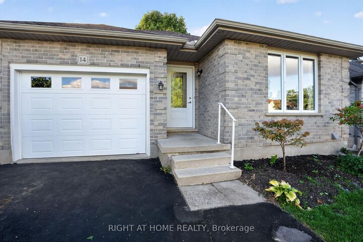 Property Photo:  14 Oriole Lane  ON N5R 6K8 