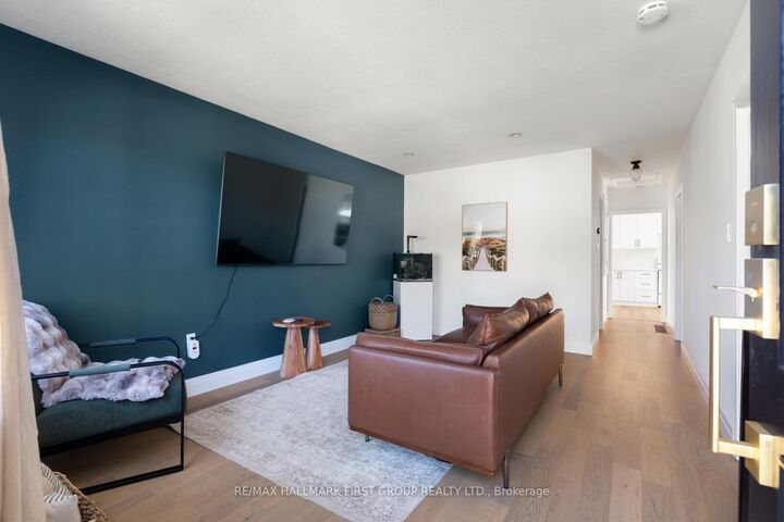 Property Photo:  31 Harcourt Street  ON L1A 1M3 