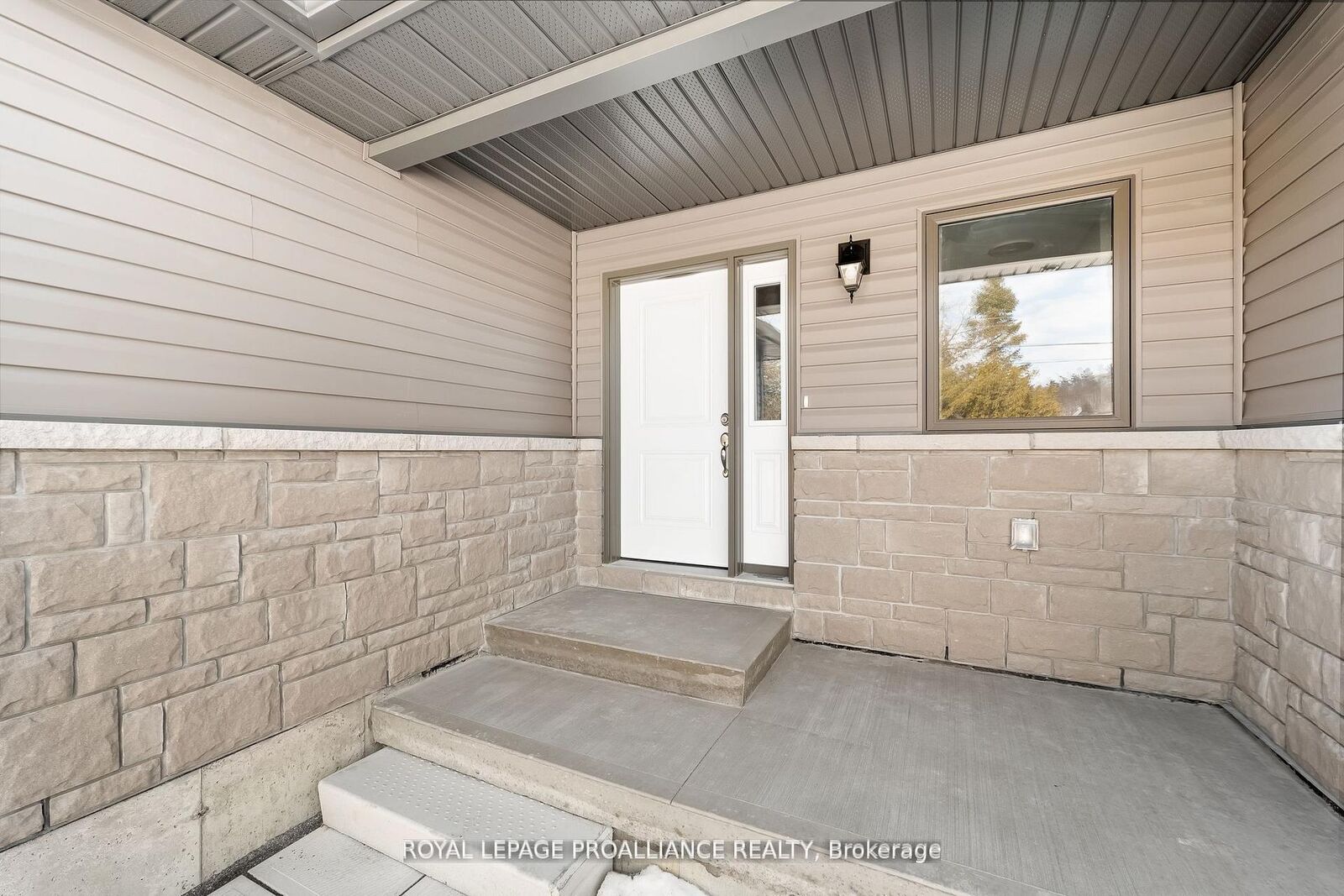 Property Photo:  Blk 14-222 Homewood Avenue  ON K0L 1Y0 