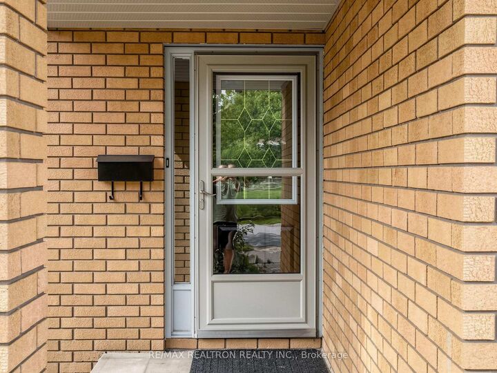 Property Photo:  101 Chieftain Crescent  ON L4N 6J2 