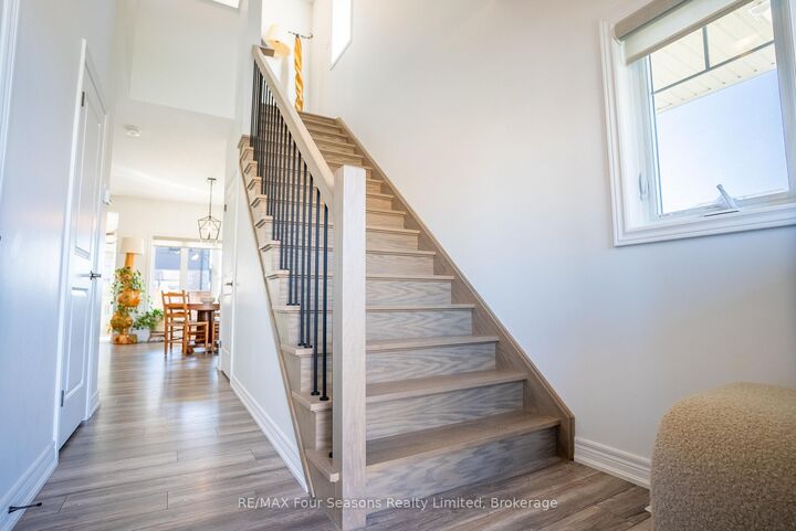 Property Photo:  33 Kerr Street  ON L9Y 4B6 