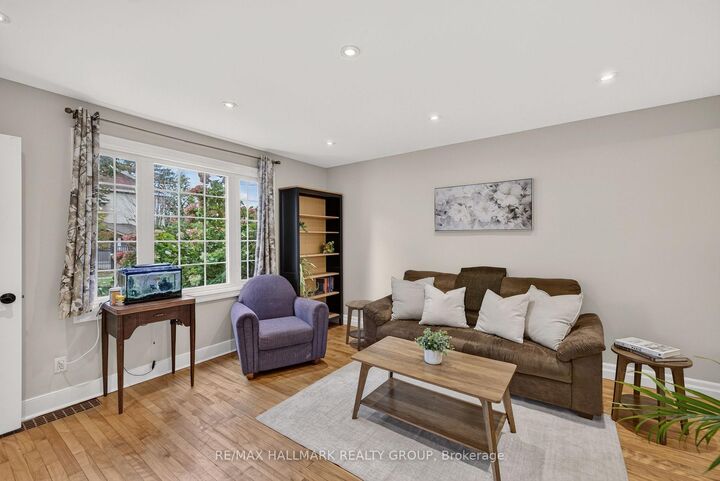 Property Photo:  1246 Summerville Avenue  ON K1Z 8G5 