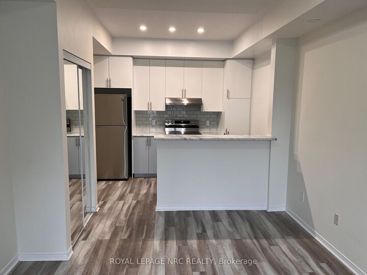 Property Photo:  5035 Oscar Peterson Boulevard 102  ON L5M 0P4 