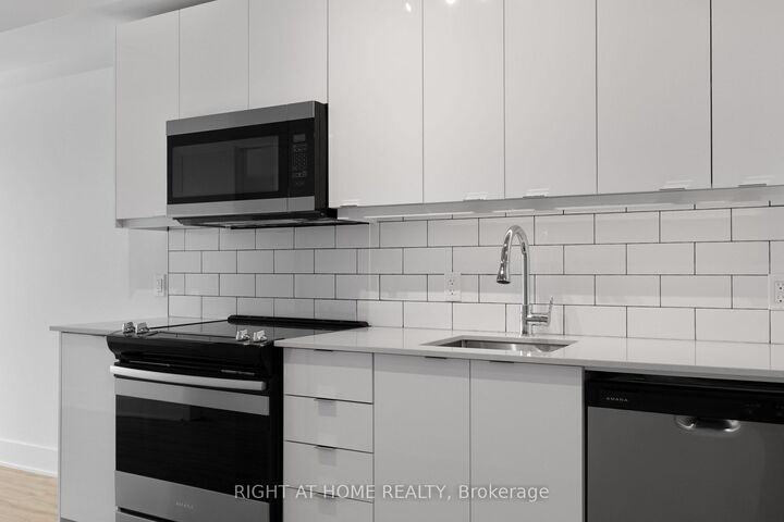 Property Photo:  377 Winona Avenue 405  ON K1Z 5H8 