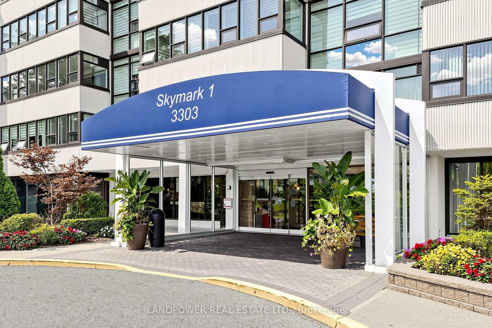Property Photo:  3303 Don Mills Road 1407  ON M2J 4T6 