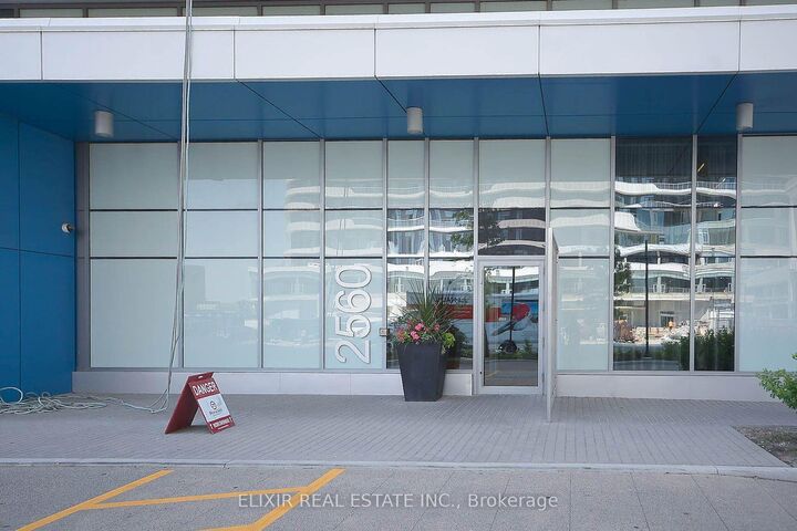 Property Photo:  2560 Eglinton Avenue W 1903  ON L5S 1V9 