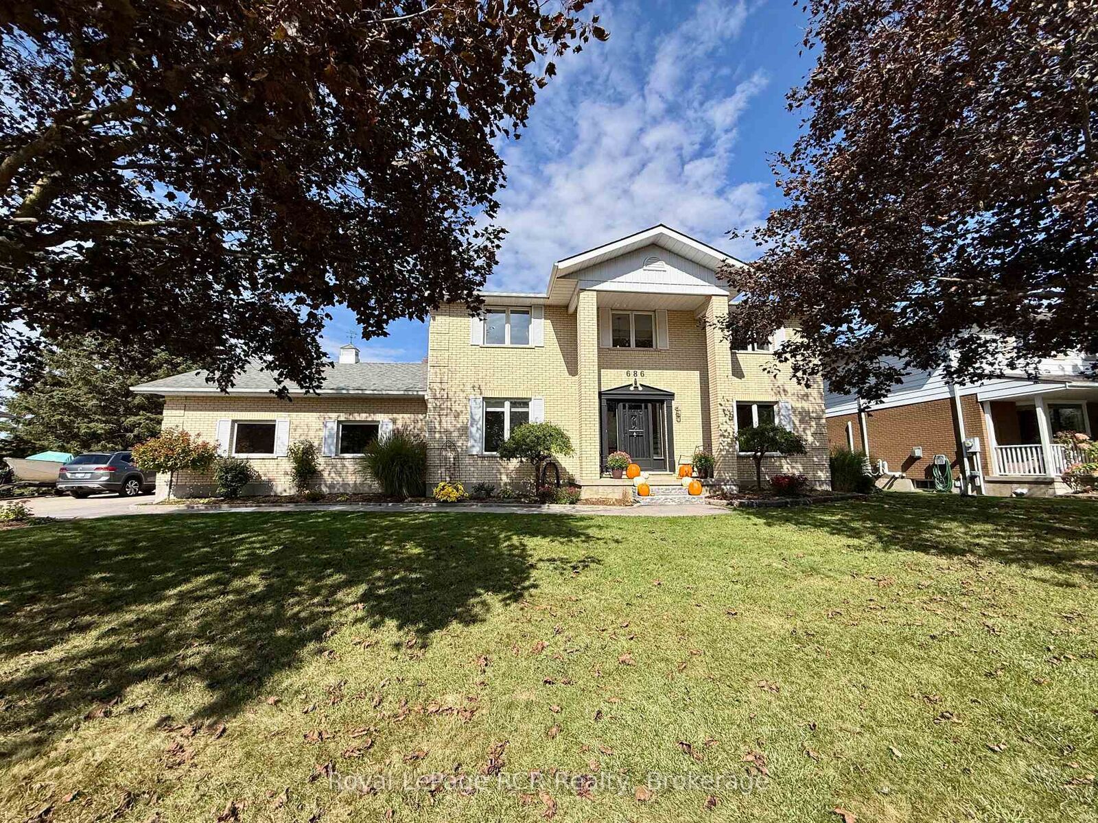 Property Photo:  686 16th Street  ON N4N 3M3 
