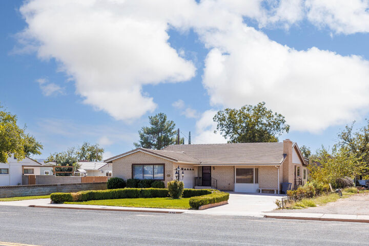 Property Photo:  470 E 400 S  UT 84770 