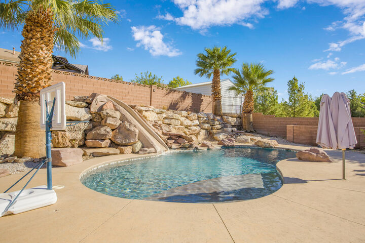 Property Photo: 2207 E 2540 S UT 84790