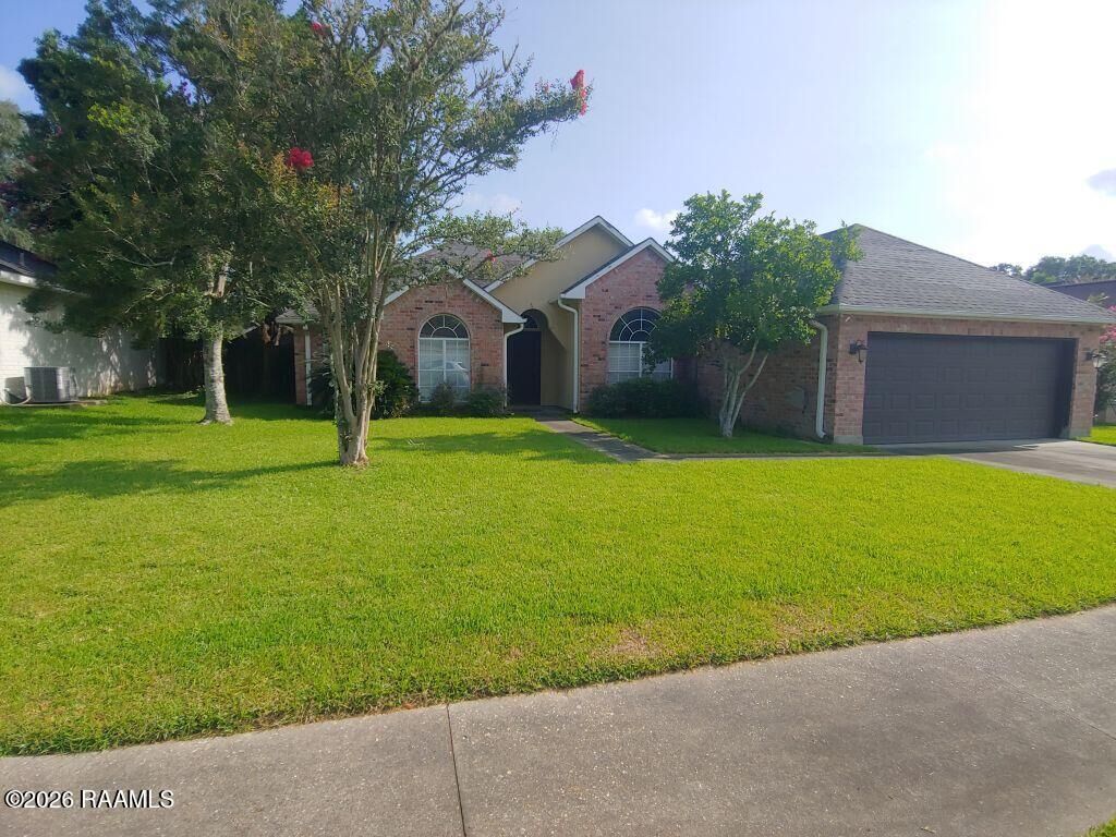 Property Photo: 106 Rue Colombe LA 70520