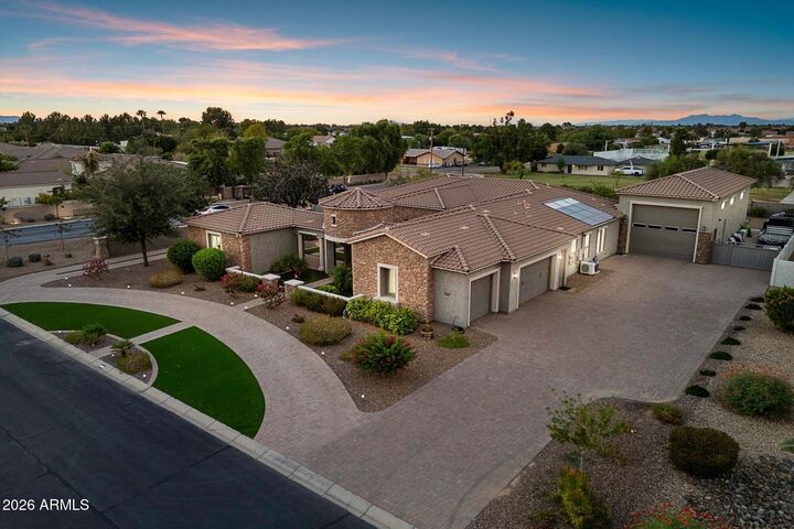 Property Photo: 3084 E Fruitvale Court AZ 85297