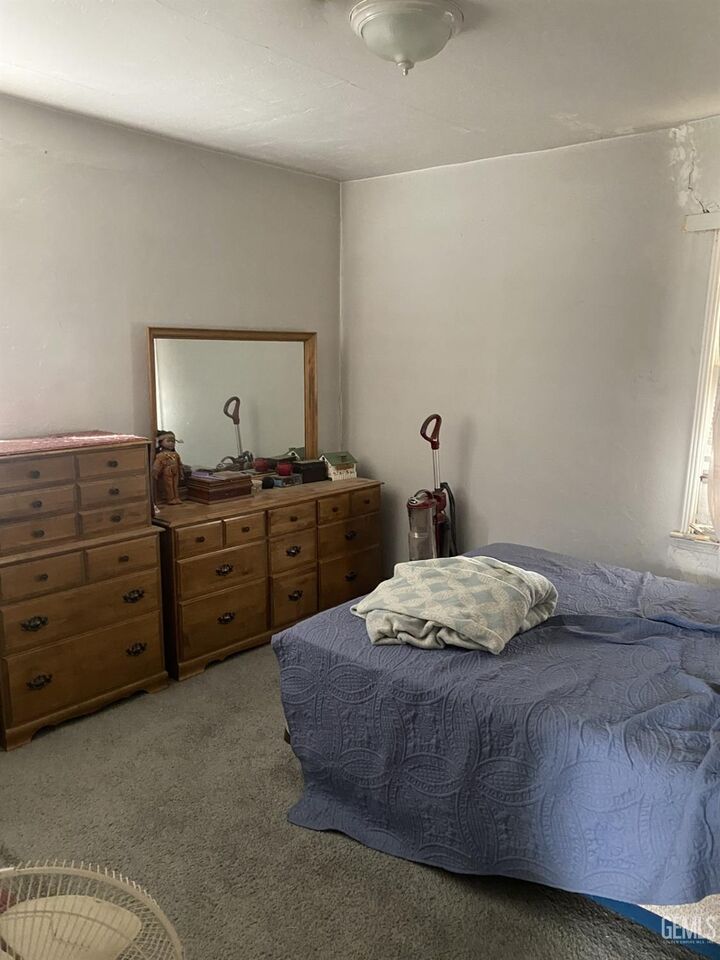 Property Photo: 1007 Wilson Avenue CA 93308