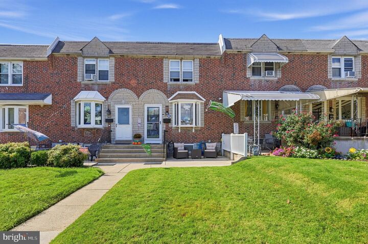Property Photo:  804 Hillcrest Drive  PA 19036 