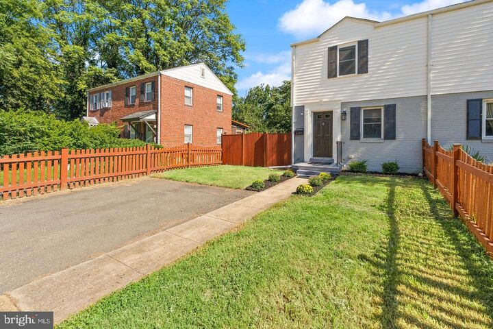 Property Photo:  2314 Victory Drive  VA 22303 