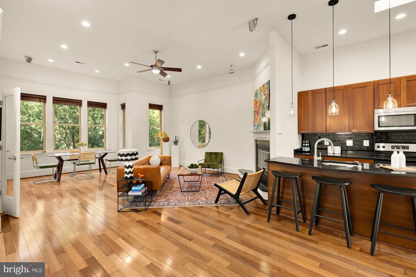 Property Photo:  1817 6th Street NW 2  DC 20001 