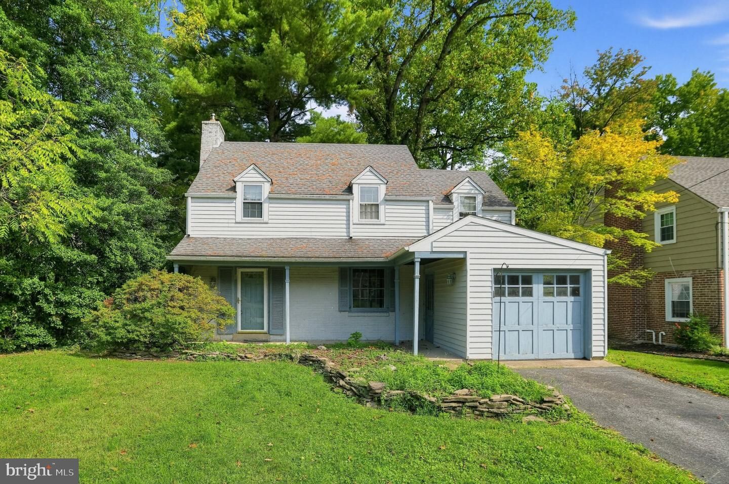 Property Photo: 807 Woodsdale Road DE 19809