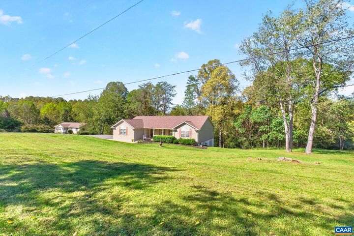 Property Photo:  104 Half Penny Ln  VA 22727 