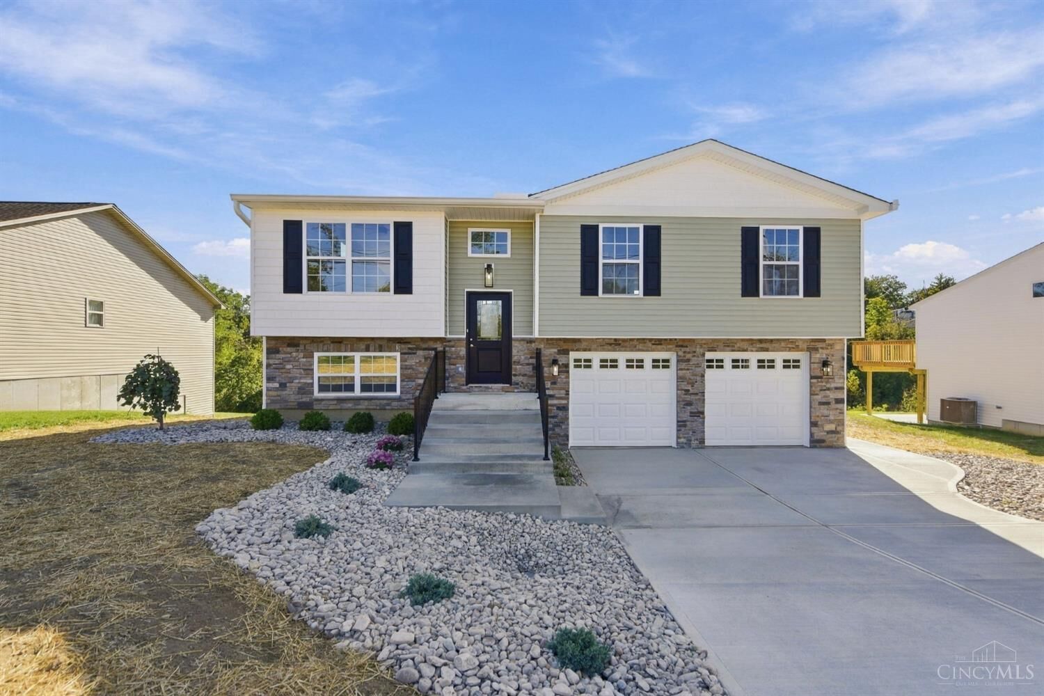 Property Photo:  1099 Compton Road  OH 45231 
