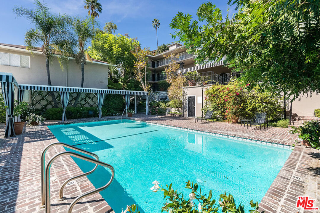 Property Photo:  1225 Sunset Plaza Dr, Unit 2  CA 90069 