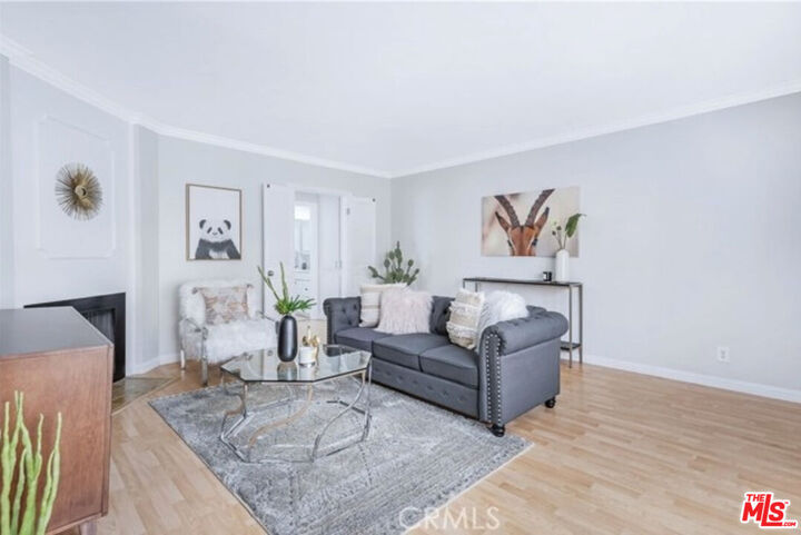 Property Photo:  914 Lincoln Blvd, Unit 302  CA 90403 