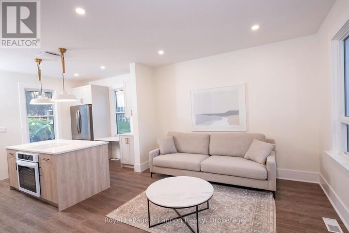 Property Photo:  16 Crown Street  ON P7B 3J6 