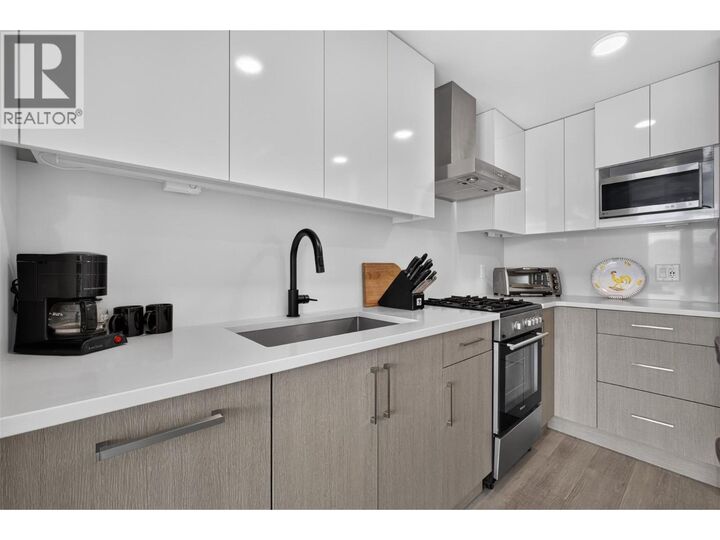 Property Photo:  1588 Ellis Street 903  BC V1Y 2A6 