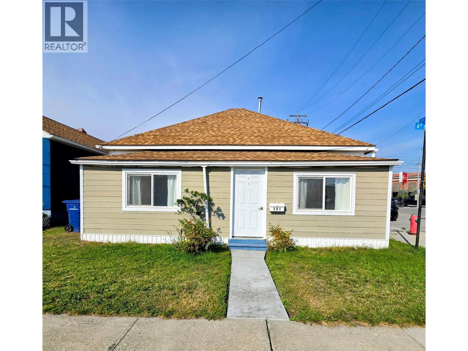 Property Photo: 101 6th Avenue South BC V1C 2H5