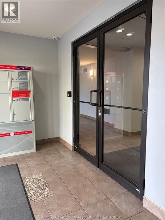 Property Photo:  2650 Sandwich West Parkway 211  ON N9H 0A7 